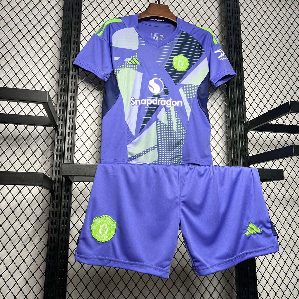 2024/2025 Manchester United Goalkeeper Home Kids Size