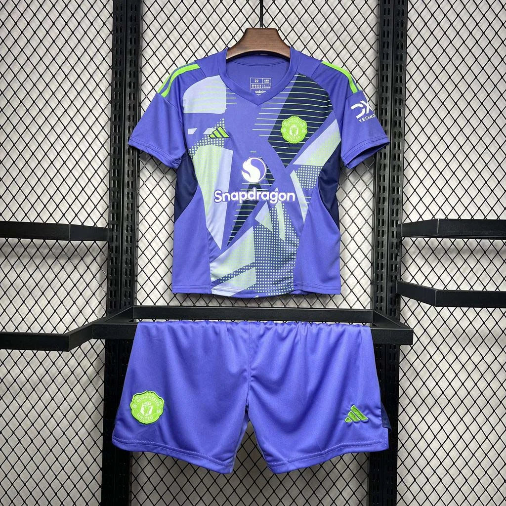 2024/2025 Manchester United Goalkeeper Home Kids Size