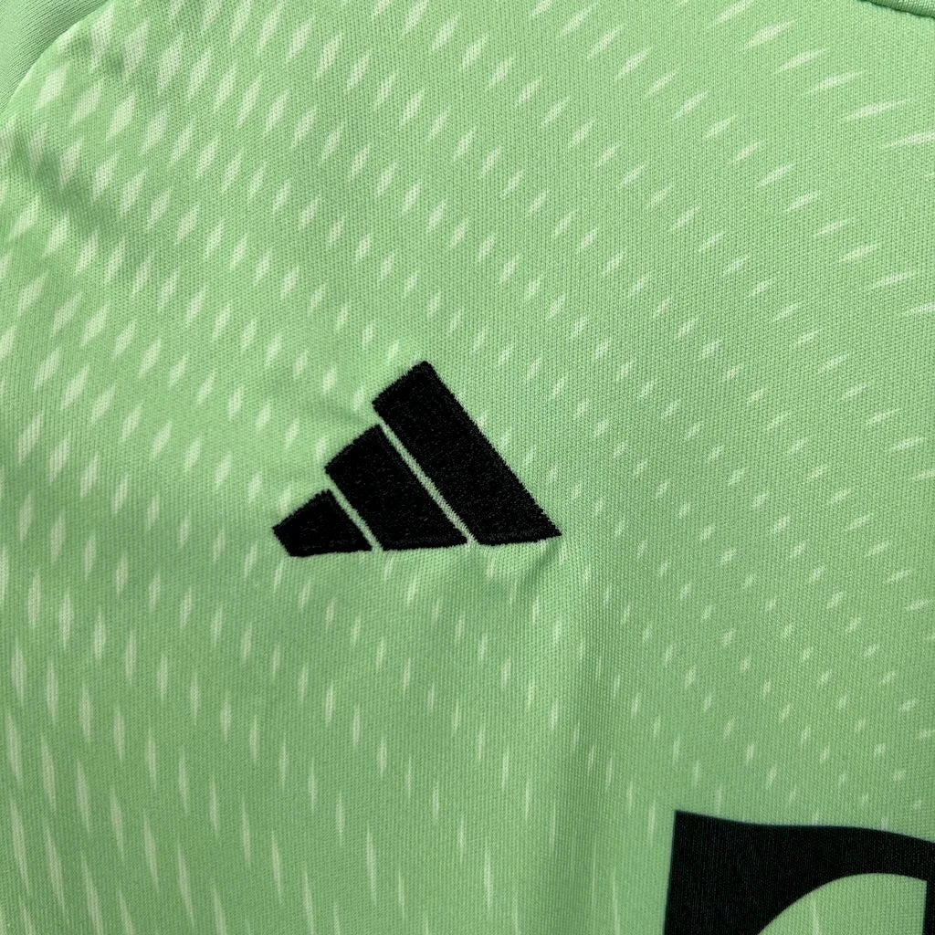 2025/2026 Bayern Munchen Green Goalkeeper Kit Kids Size