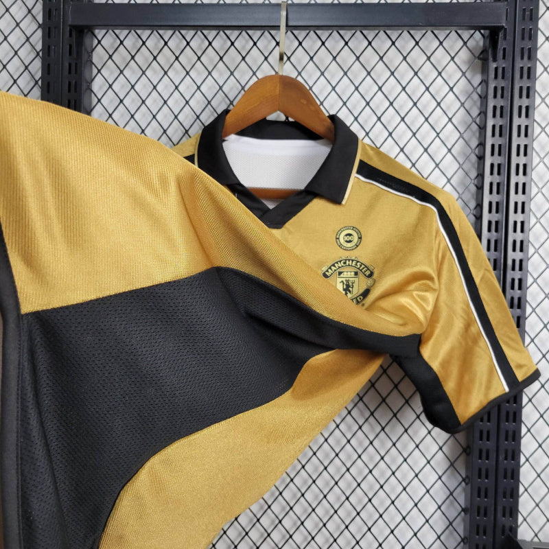 01/02 Manchester United Retro Away Jersey