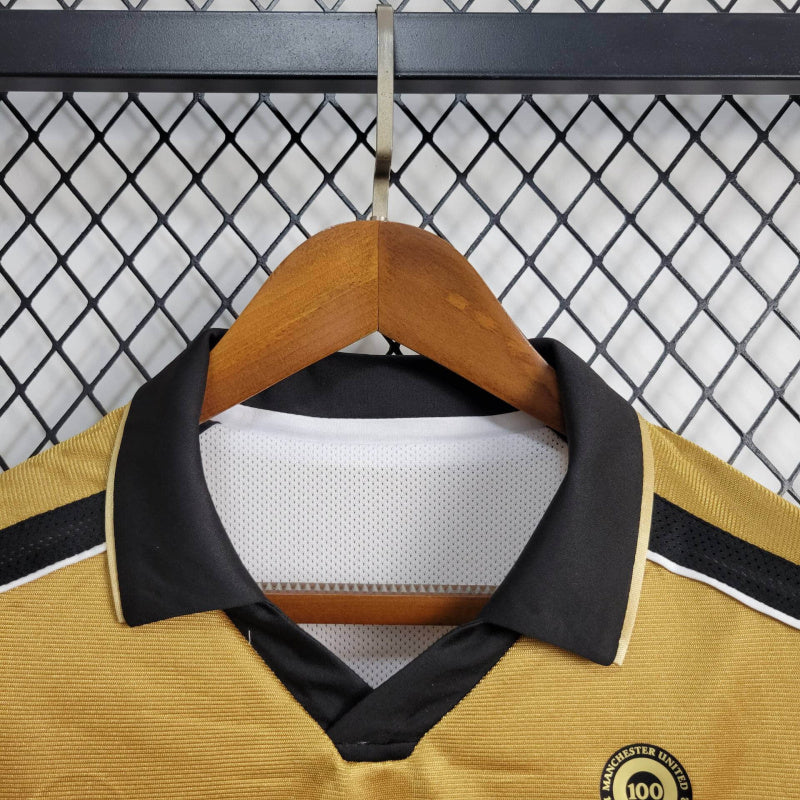 01/02 Manchester United Retro Away Jersey