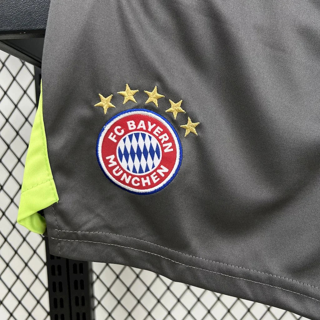 2025/2026 Bayern Munchen Goalkeeper Kit Kids Size
