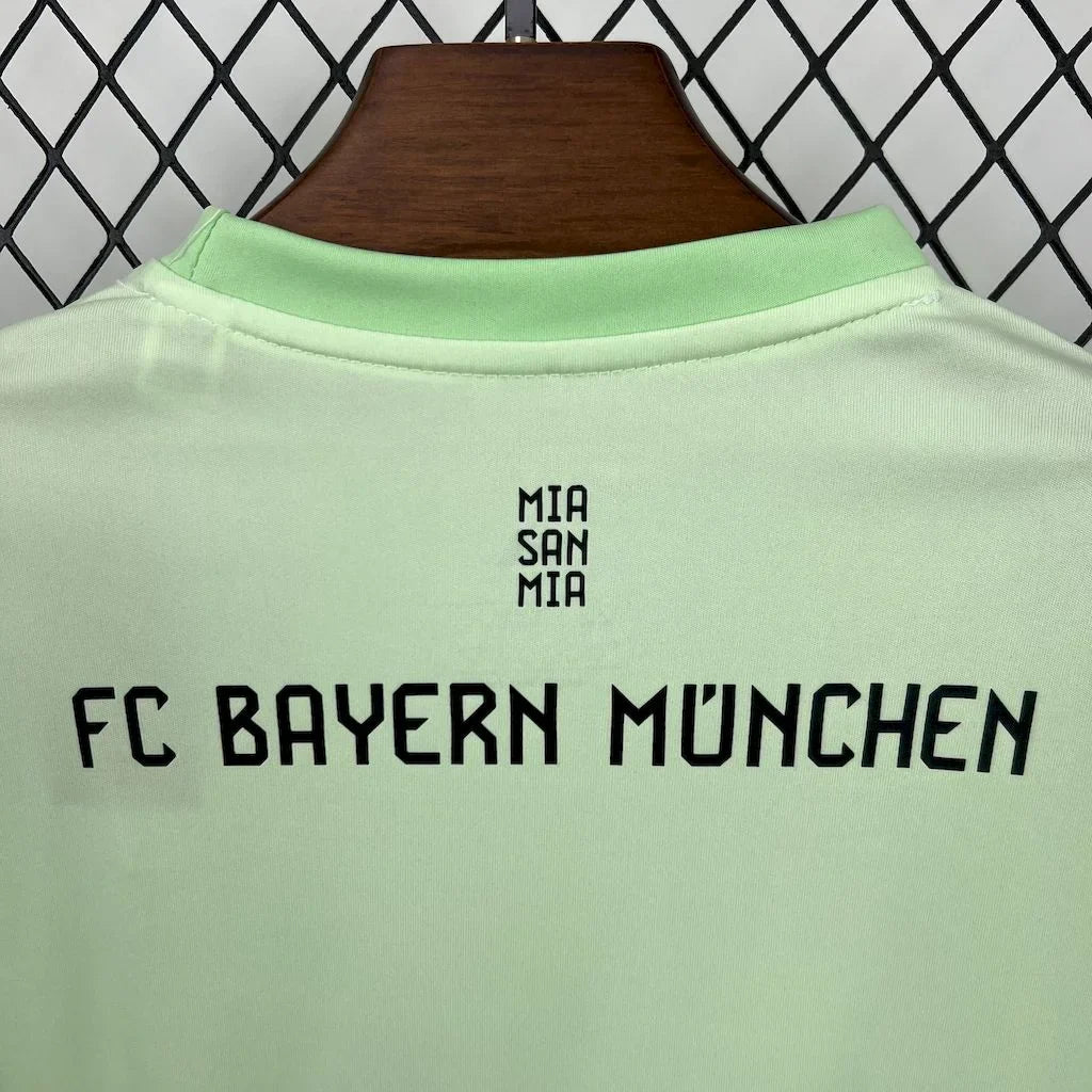 2025/2026 Bayern Munchen Green Goalkeeper Kit Kids Size