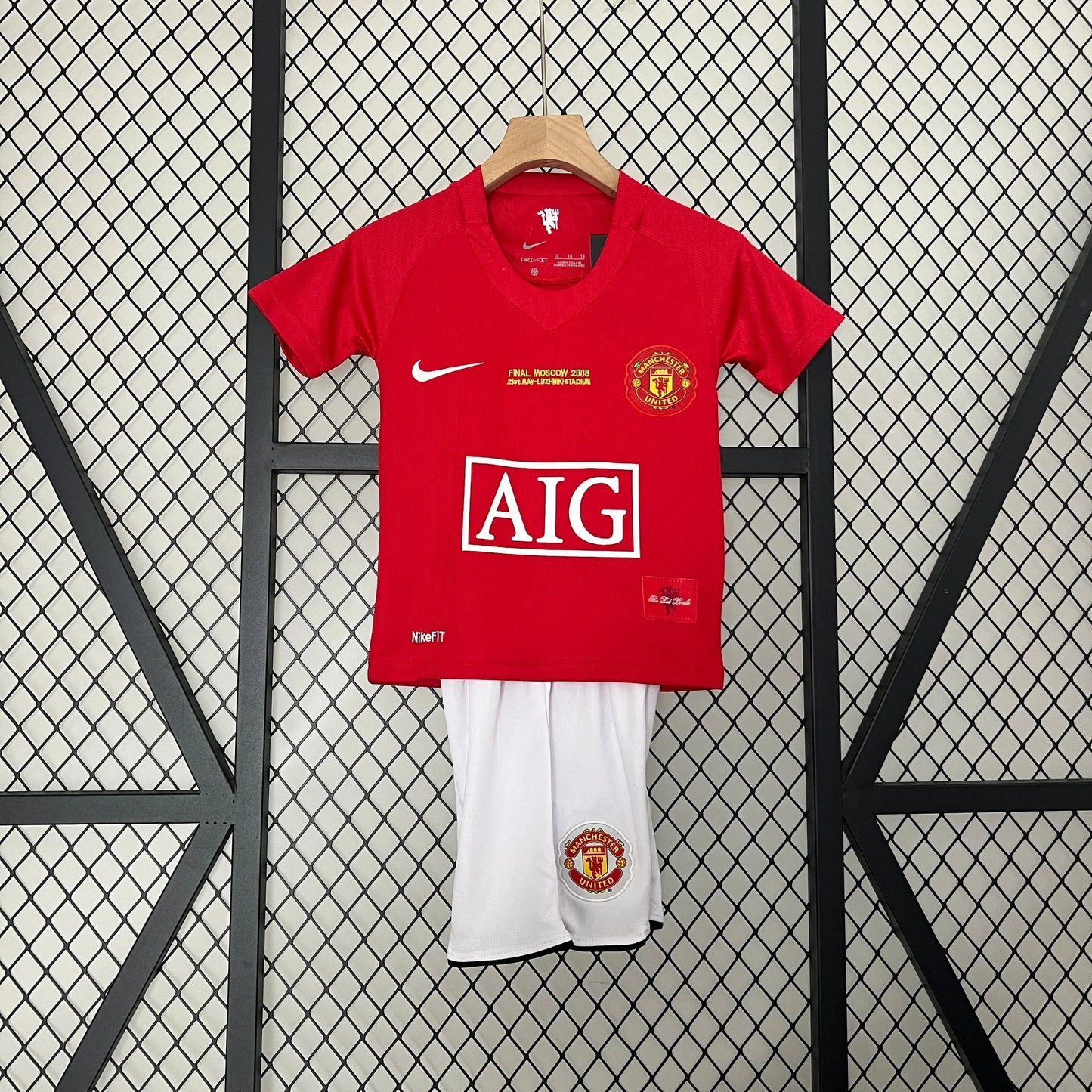 Manchester United Retro 2006/2007 Home Jersey Kids Size